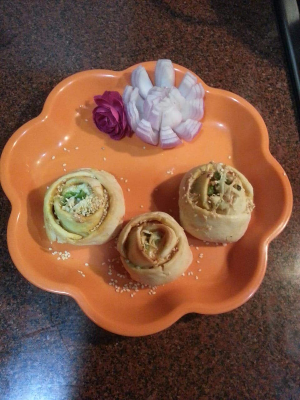 Rose shape veggie bun